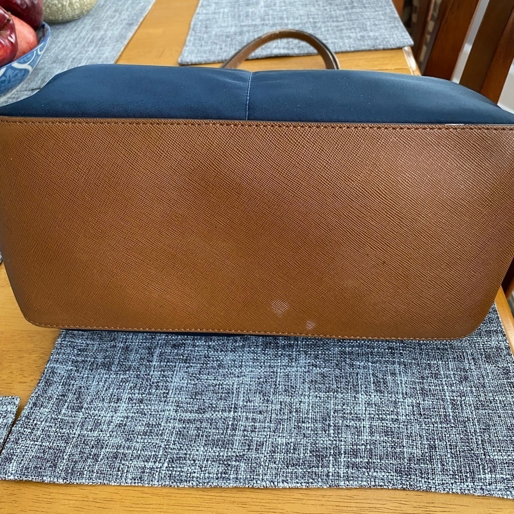 Michael Kors Kempton Blue Brown Nylon Tote Bag front zip Pockets Shoulder
C - Picture 9 of 10